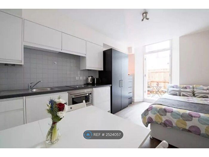 Studio To Rent In Gloucester Street, London, SW1V