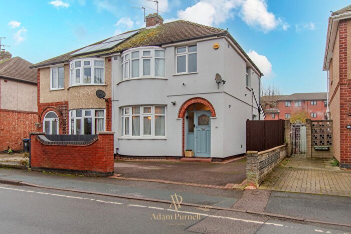 3 Bedroom Semi Detached House For Sale In Barrie Road, Hinckley, LE10