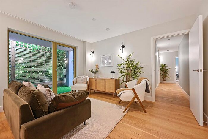 2 Bedroom Flat For Sale In The Sidings, East Churchfield Road, Acton Park, London, W3