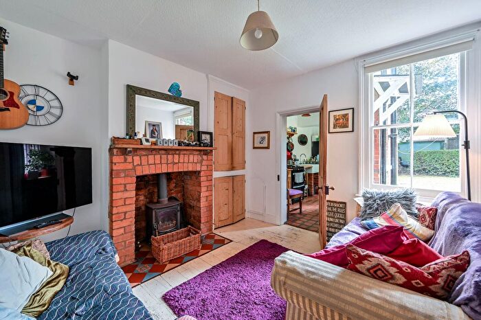 3 Bedroom End Terrace House For Sale In Linden Road, Guildford, GU1