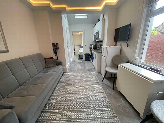 1 Bedroom Flat To Rent In Church Street, Edmonton, N9