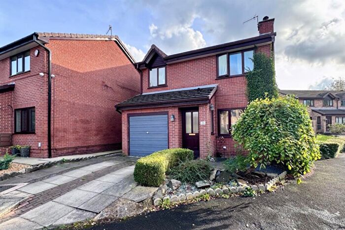 3 Bedroom Detached House For Sale In Watkin Avenue, Hadfield, Glossop, SK13