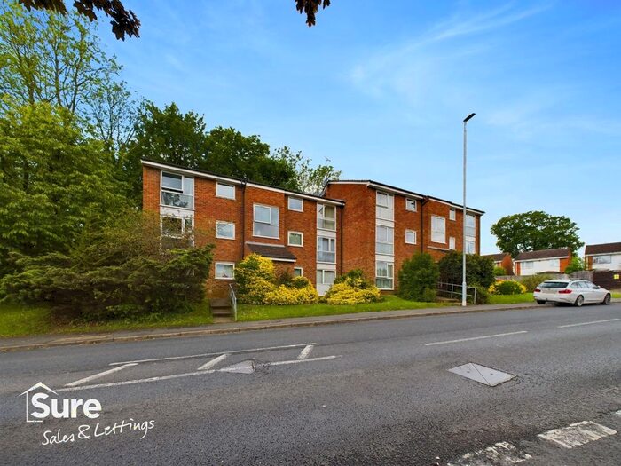 2 Bedroom Flat To Rent In Shenley Court, Shenley Road, Hemel Hempstead, Hertfordshire, HP2