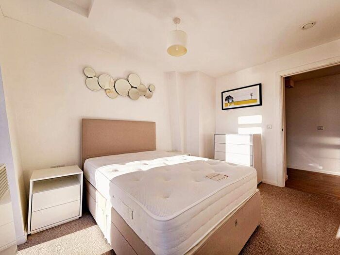 2 Bedroom Apartment To Rent In Mann Island, Liverpool, L3