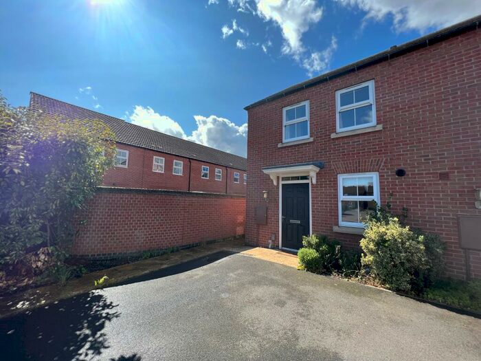 2 Bedroom Town House To Rent In Peveril Place, Grantham, Grantham, NG31