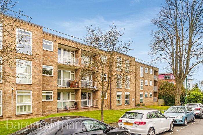 2 Bedroom Flat For Sale In Eaton Road, Sutton, SM2