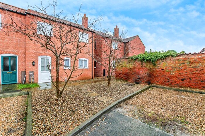 2 Bedroom Semi Detached House For Sale In White Swan Close, Lincoln, Lincolnshire, LN4