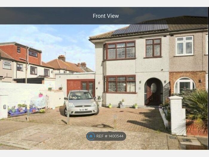 4 Bedroom Semi-Detached House To Rent In Westlyn Close, Rainham, RM13