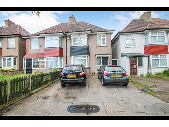 3 Bedroom Semi Detached House To Rent In Petts Hill, Northolt, UB5