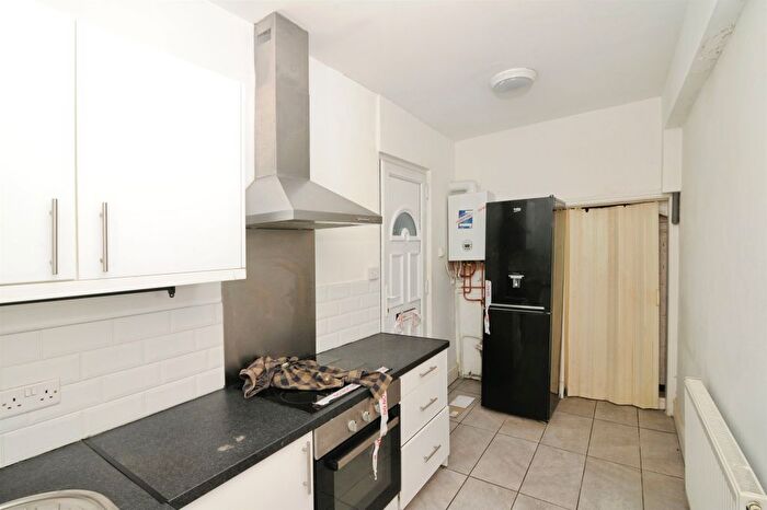 2 Bedroom Flat For Sale In Devonshire Road, Hastings, TN34