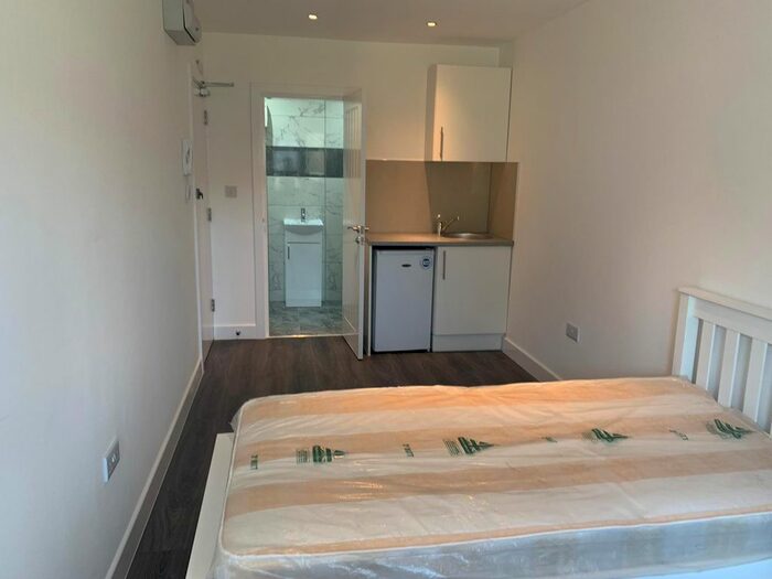 Terraced House To Rent In Orpington, London, BR5