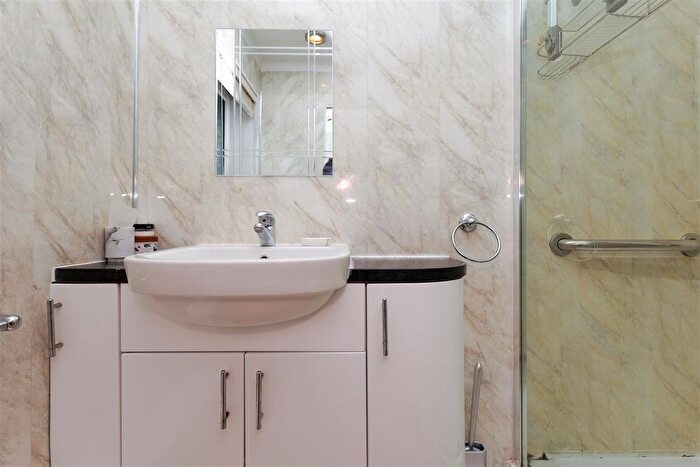 2 Bedroom Flat For Sale In Kirkinner Road, Mount Vernon, Glasgow, G32