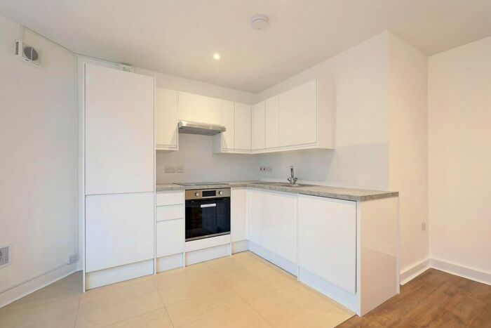 1 Bedroom Flat To Rent In Knatchbull Road, London, SE5