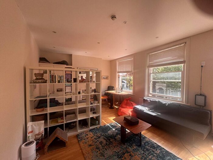 1 Bedroom Flat To Rent In Adolphus Road, Finsbury Park, N4