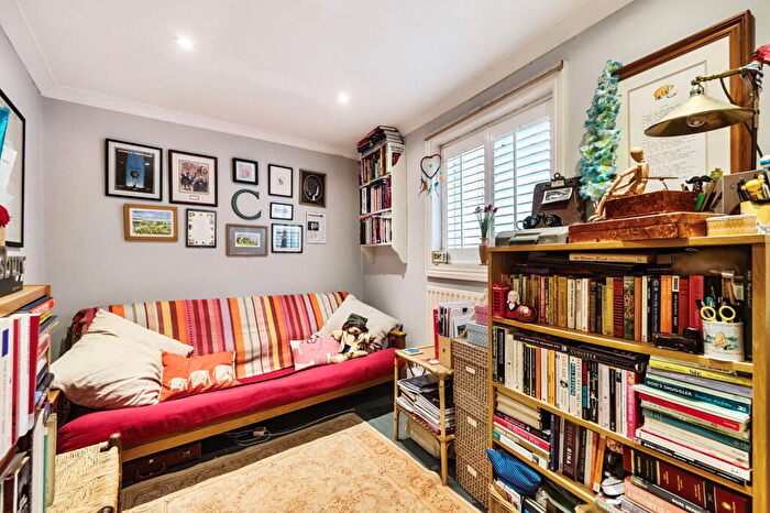 2 Bedroom Flat For Sale In Kennington Road, London, SE11