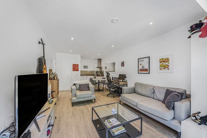 1 Bedroom Flat To Rent In Brumwell Avenue, London, SE18