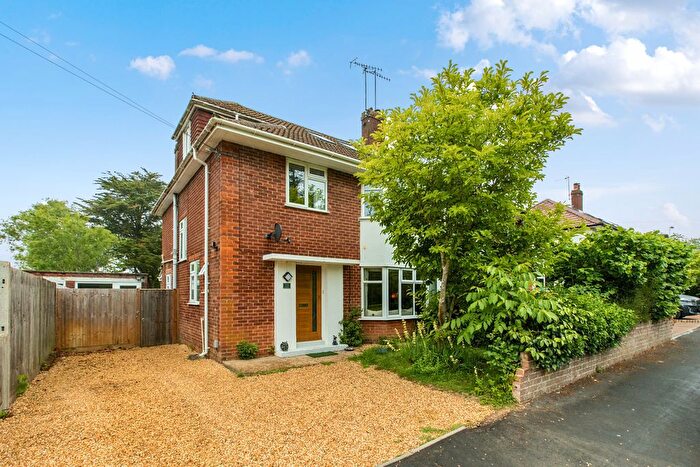 4 Bedroom Semi-Detached House For Sale In Foxbush, Hildenborough, TN11