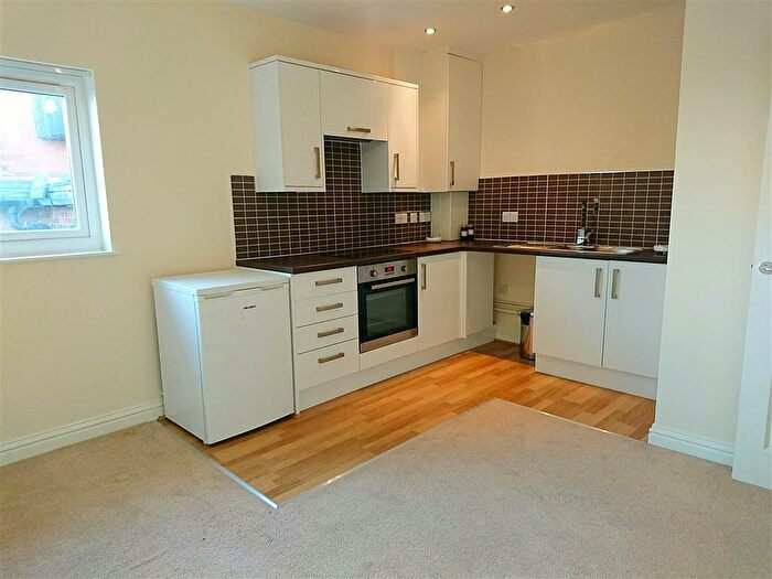 1 Bedroom Flat To Rent In The Kingsway, Swansea, SA1