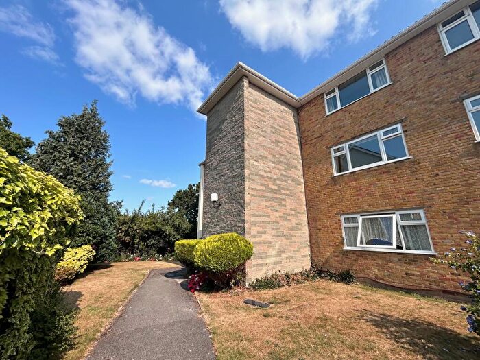 2 Bedroom Apartment To Rent In Portswood Drive, Bournemouth, BH10