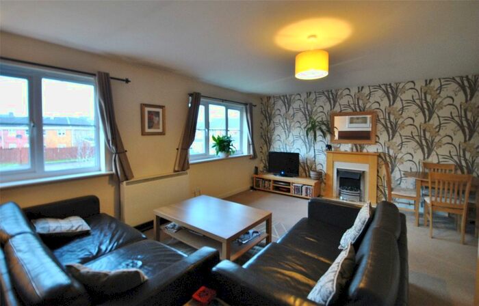 2 Bedroom Flat To Rent In Tullis Gardens, Bridgeton, Glasgow, G40