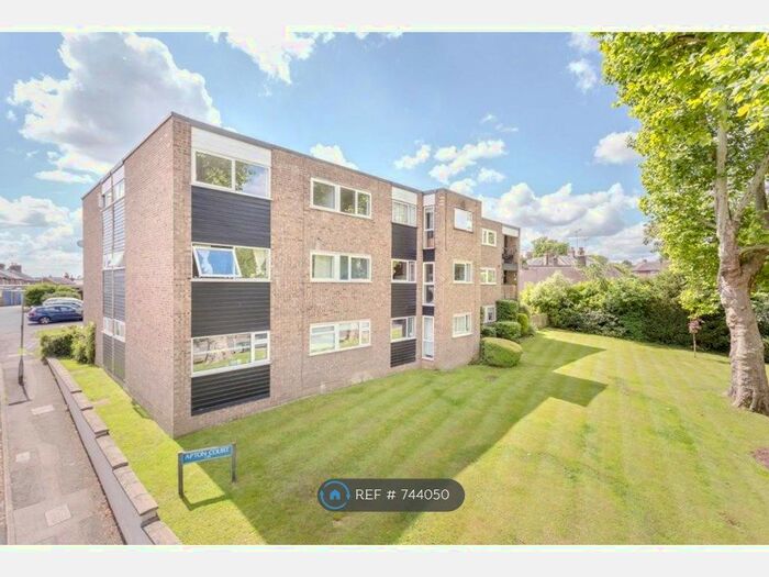 2 Bedroom Flat To Rent In Apton Court, Bishop's Stortford, CM23