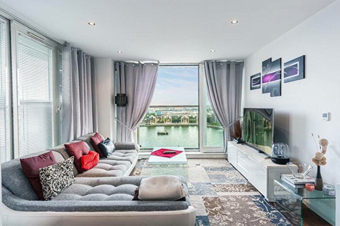 2 Bedroom Apartment To Rent In The Oxygen Apartments, Royal Victoria Dock, E16