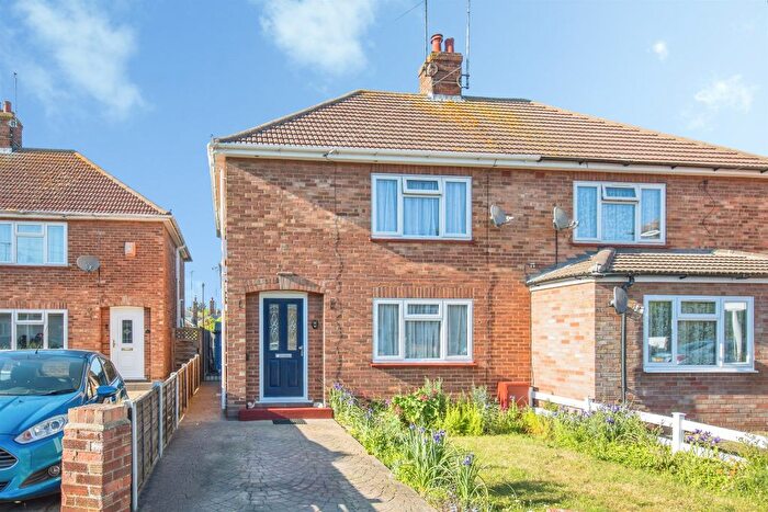 3 Bedroom Semi-Detached House For Sale In Causton Road, Colchester, CO1