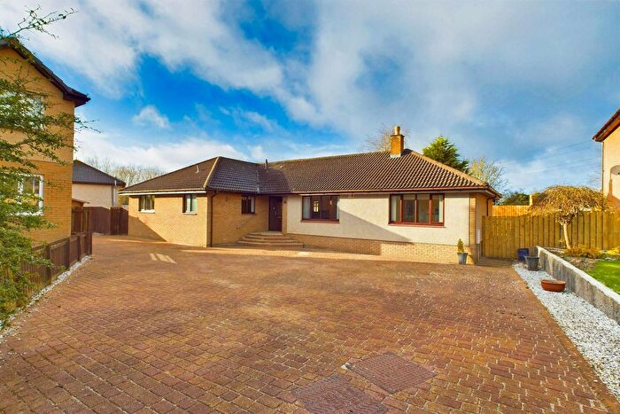 5 Bedroom Bungalow For Sale In Hoey Drive, Overtown, ML2