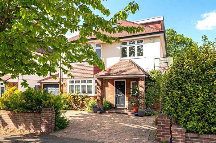 5 Bedroom Detached House For Sale In Clinton Avenue, East Molesey, KT8