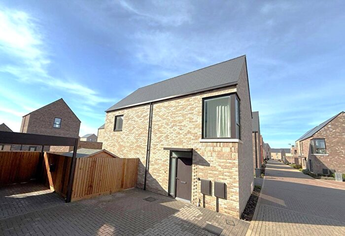 3 Bedroom Semi-Detached House To Rent In Gregory Park Mews, Cambridge, Cambridgeshire, CB5