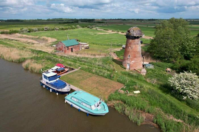 1 Bedroom Detached House For Sale In Main Road, Acle, NR13