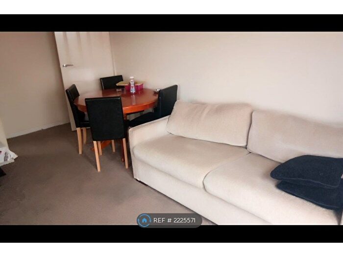 1 Bedroom Flat To Rent In The Towers, Stevenage, SG1