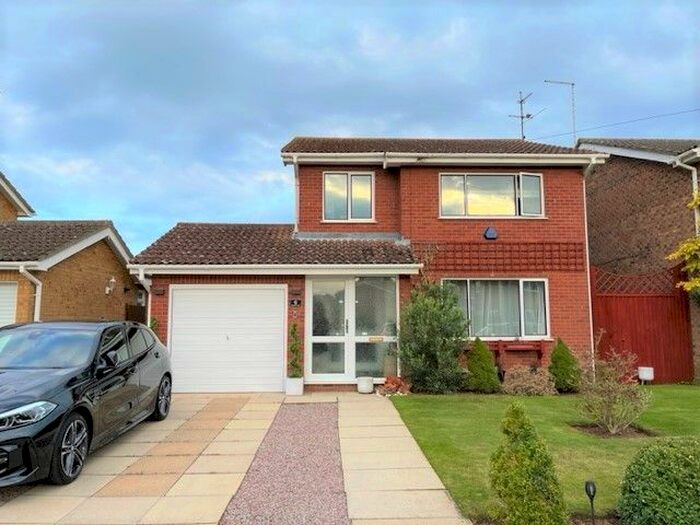 3 Bedroom Detached House To Rent In Reapers Close, Holbeach, Spalding, PE12