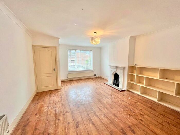 2 Bedroom Maisonette To Rent In Essex Street, Brighton, BN2