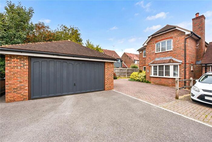 4 Bedroom Detached House For Sale In Pine Close, Westergate, Chichester, West Sussex, PO20