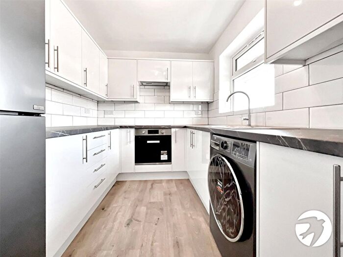 1 Bedroom Flat To Rent In Edwards Gardens, Swanley, Kent, BR8