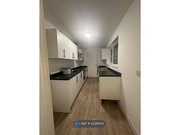 6 Bedroom Maisonette To Rent In Stanhope Road, South Shields, NE33