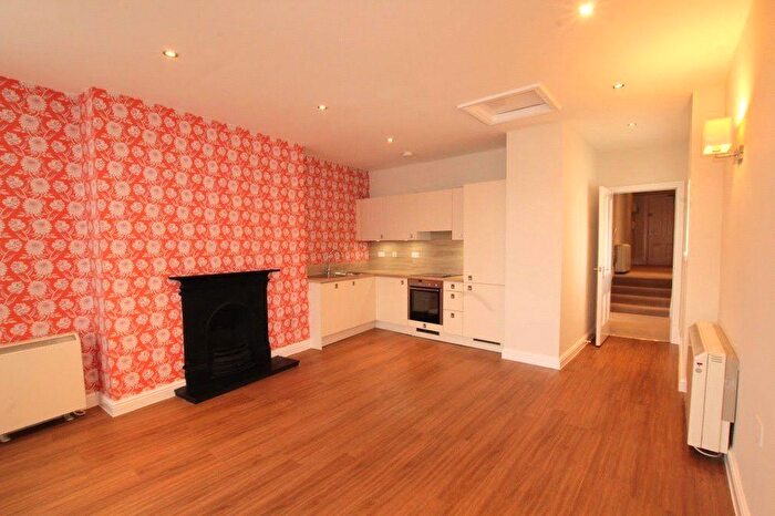 2 Bedroom Flat To Rent In Promenade, Cheltenham, Gloucestershire, GL50
