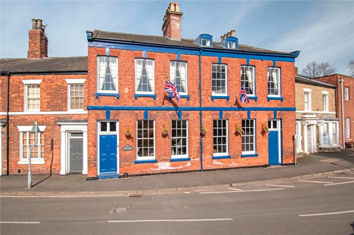 7 Bedroom Guest House For Sale In Bigby Street, Brigg, North Lincolnshire, DN20
