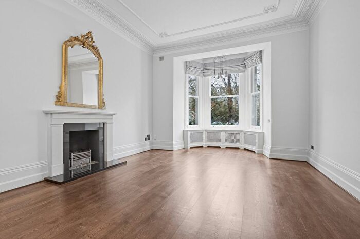 2 Bedroom Flat For Sale In Redcliffe Square, London, SW10
