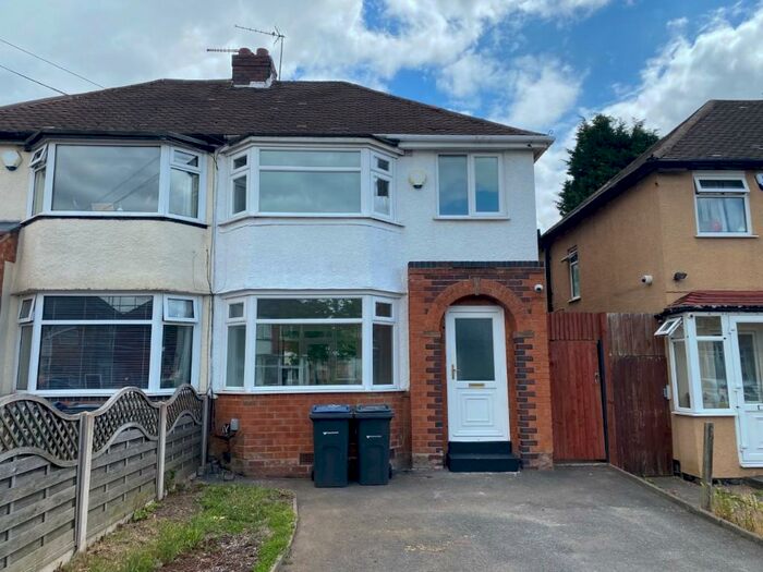 3 Bedroom Semi-Detached House To Rent In Steyning Road, South Yardley, Birmingham, B26