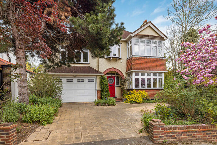 4 Bedroom Detached House For Sale In Rafford Way, Bromley, BR1