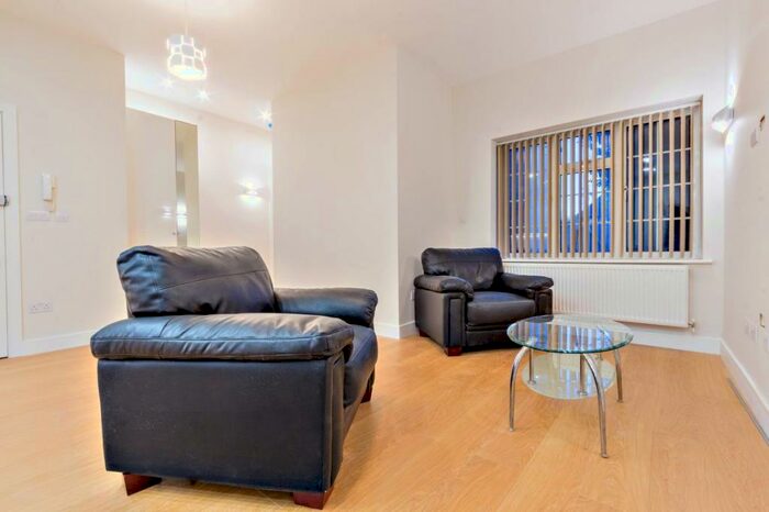 2 Bedroom Flat To Rent In Helenslea Avenue, Golders Green, NW11