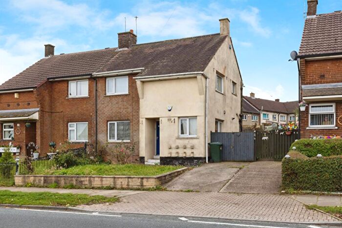 3 Bedroom Semi-Detached House For Sale In Knowles Lane, Bradford, BD4