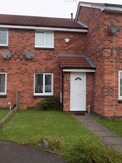 2 Bedroom Town House To Rent In Japonica Drive, Cinderhill, NG6