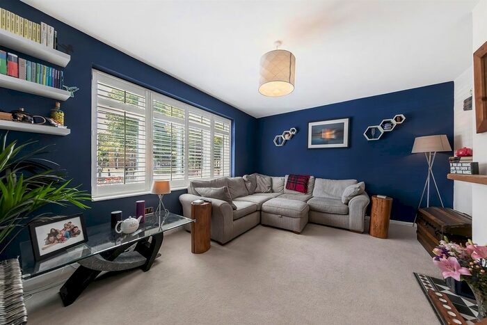 3 Bedroom Property To Rent In Strathdon Drive, London, SW17