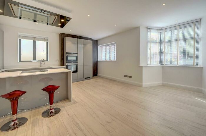 2 Bedroom Flat To Rent In Middleton Road, Hampstead Garden Suburb, NW11