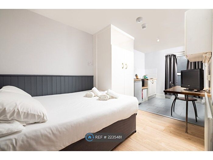 Studio To Rent In Belsize Park, London, NW3