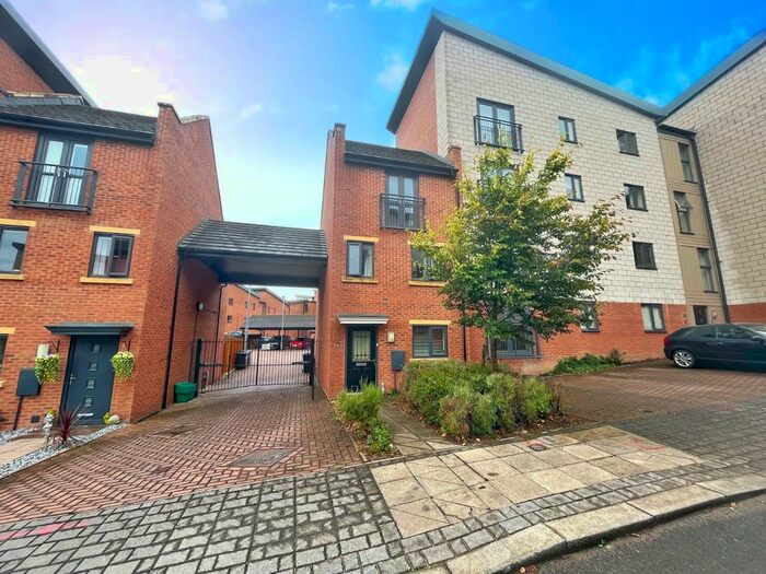 3 Bedroom Terraced House To Rent In Caldon Quay, Stoke-On-Trent, ST1