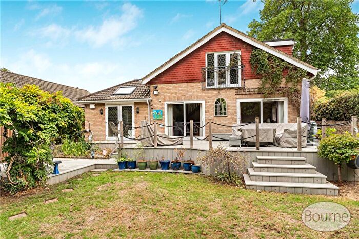 4 Bedroom Detached House For Sale In Highlands Lane, Woking, Surrey, GU22